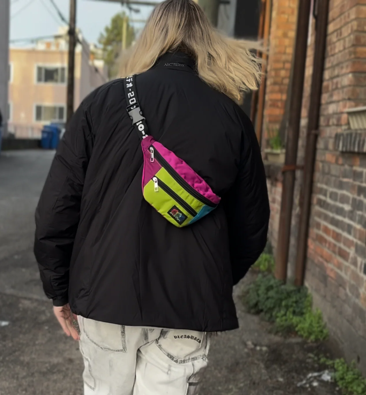 VHS Hip Pack - Image 4